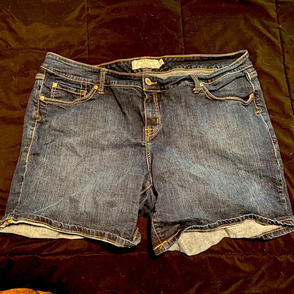 Torrid size 20 Jean shorts